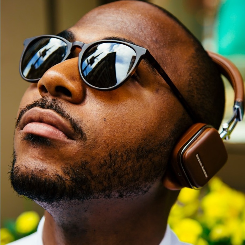 2 sets of Wireless Harmon Kardon Wireless Headphones.